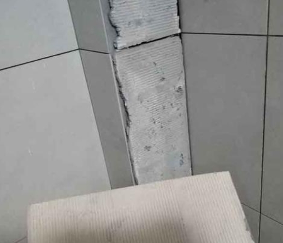 潘集瓷砖空鼓维修公司分享下厨房瓷砖脱落的补救措施。